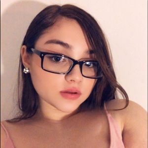 Meet your Posher, Daniela